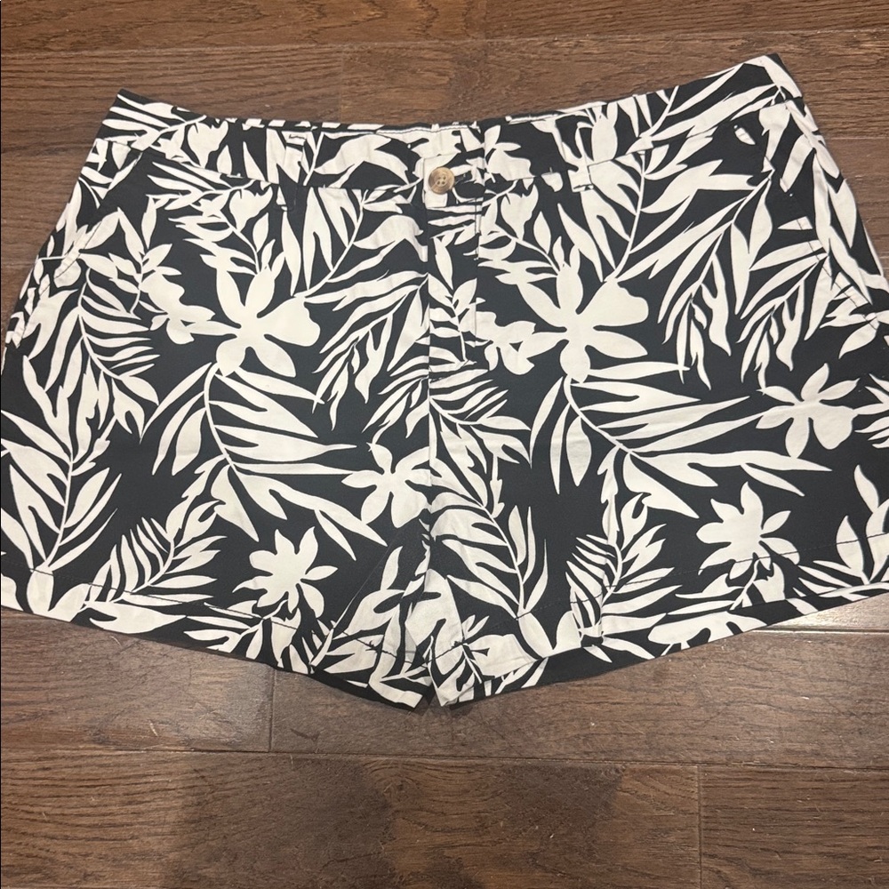 Faded Glory Black and White Floral Women's Shorts